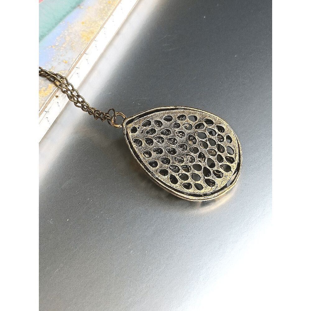 *Clearance* Ladies Vintage Teardrop Necklace - Picture 5 of 5